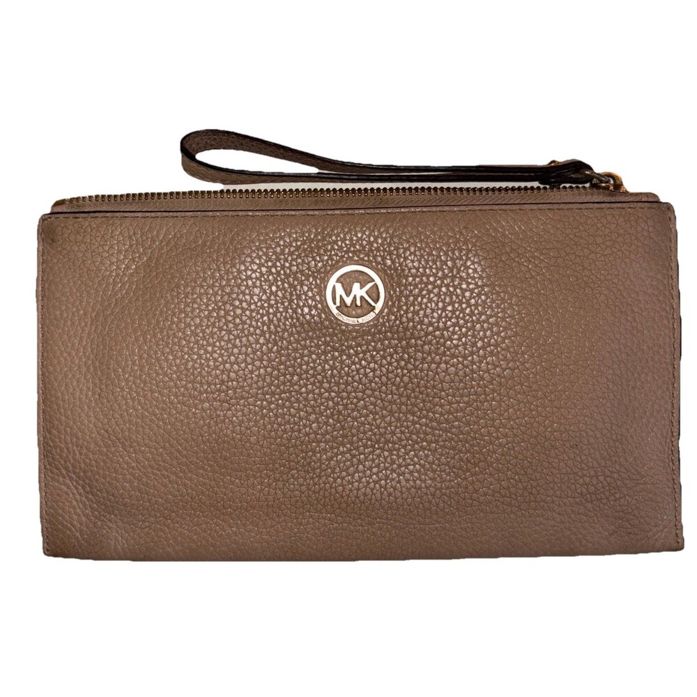 MICHAEL KORS Jet Set Tan Pebbled Leather Zip Wristlet 6”x10” Organizer W/Strap